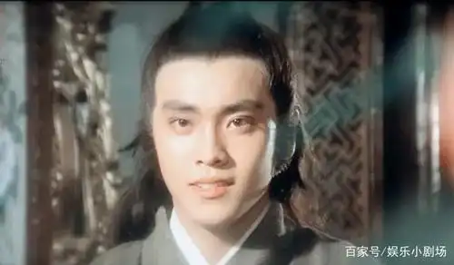 王楚然陈宥维长相不突出?看到尔冬升20岁时颜值,才知他真有底气