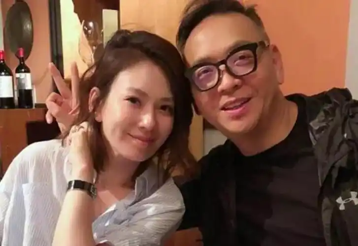 殷悦与吴育奇离婚的时候,态度很强硬,要求价值上亿台币的3套房子都归