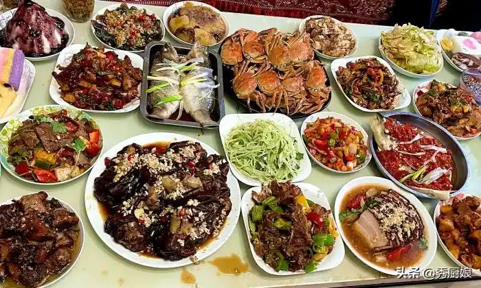 同台一桌饭是什么生肖 一桌饭菜的图片 - 时代开运网