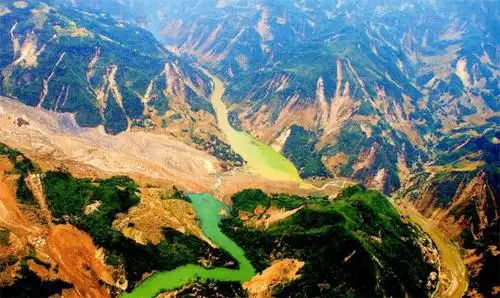 唐家山堰塞湖惊心动魄的泄流过程