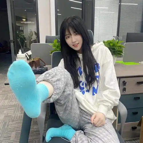 学绿茶拍照饿了吃个jio