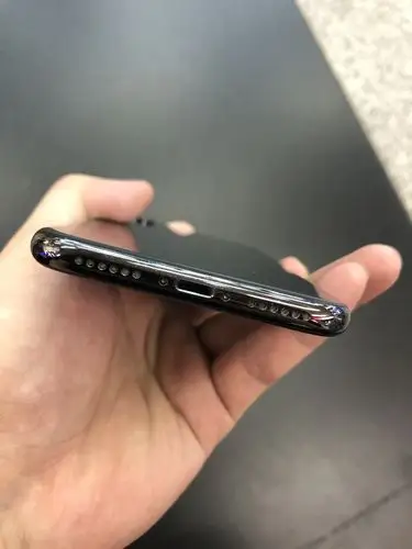 网友前两个月买的全新iphonex,近日却发现已经过保了?