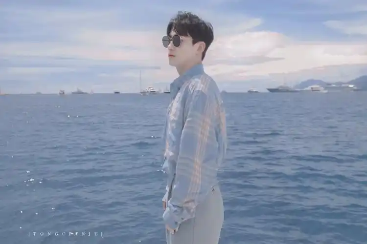 有没有朱一龙背影照或者远景照可以当手机壁纸或者电脑桌面的多多益善