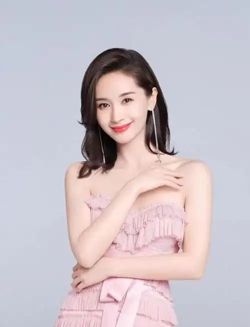 有种美叫王子文,不仅拥有天使般的脸蛋,还拥有魔鬼般的身材,再加上一