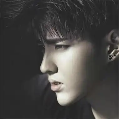 2021最新侧脸男生头像