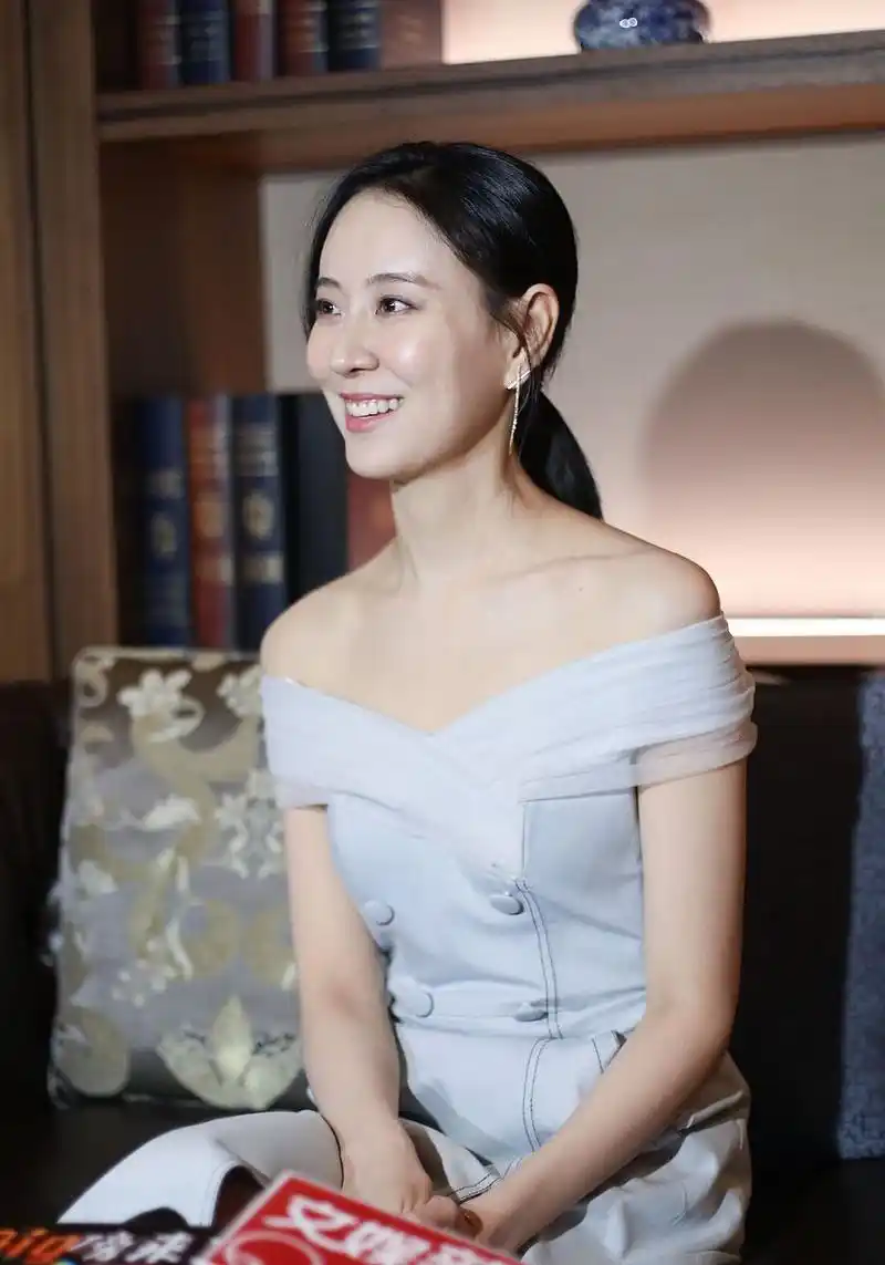 近日,演员王乐君在社交平台勇敢自曝曾在拍摄电视剧《伪装者》期间