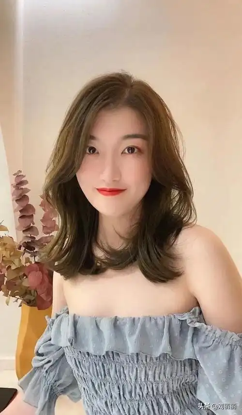 今年流行发型女图片2021直发(夏天发型女2022流行长发型)-天晟网