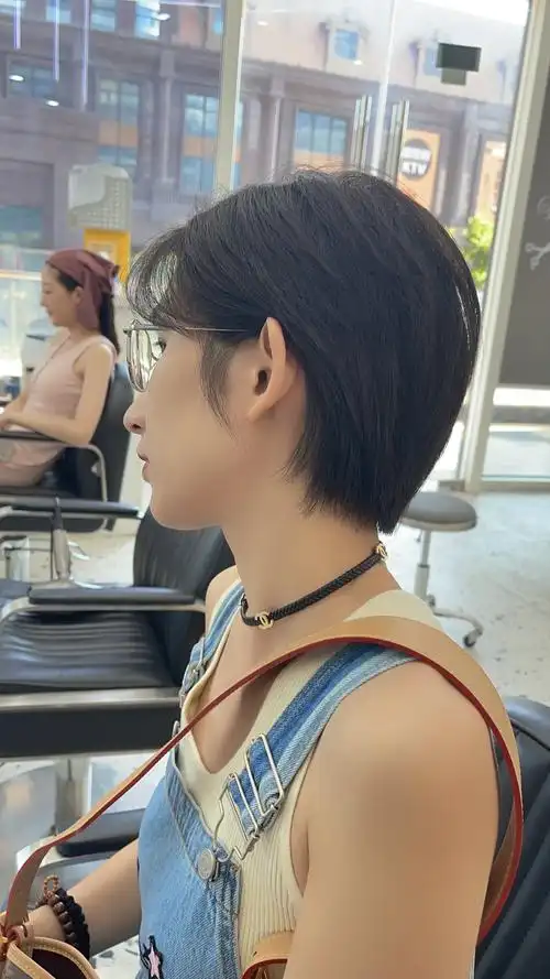 适合小圆脸长脸鹅蛋脸椭圆脸瓜子脸也适合婴儿肥的女
孩巨显脸行小