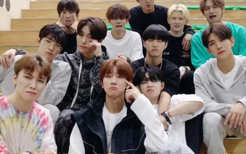 【无辜袭击啊娜】路人评论seventeen集体照表情