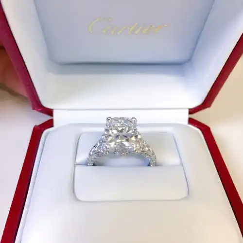 卡地亚钻戒