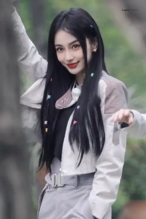 杨颖奔跑吧双马尾编发剧照##angelababy奔跑吧编发剧照