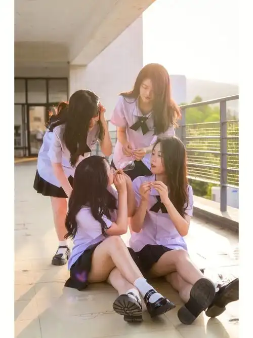 闺蜜四人写真泰国校服
