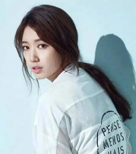 方脸,圆脸女生,怎样扎马尾辫才好看?