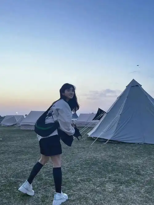 今天也是喜欢沈月的一天