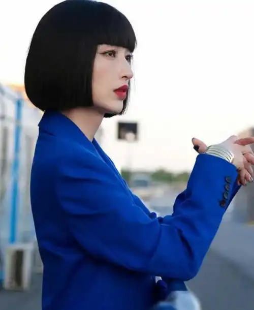 39岁张俪,这身材着实顶不住!|娱乐圈|时尚圈|女演员_网易订阅