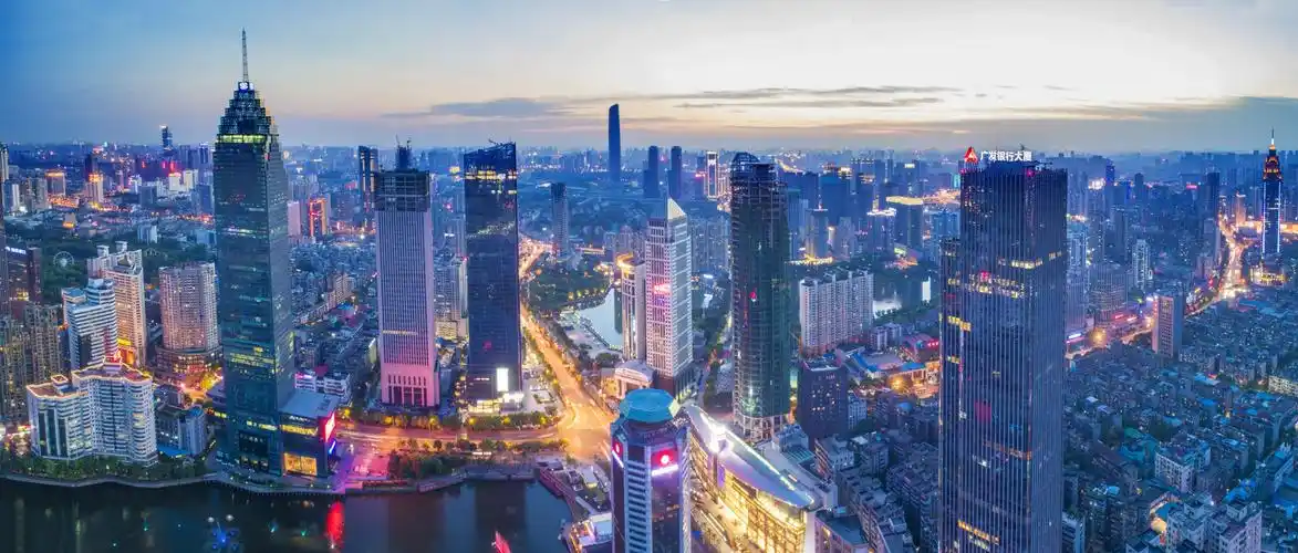 江汉一街一城铸金融高地加快建设武汉区域金融中心核心集聚区