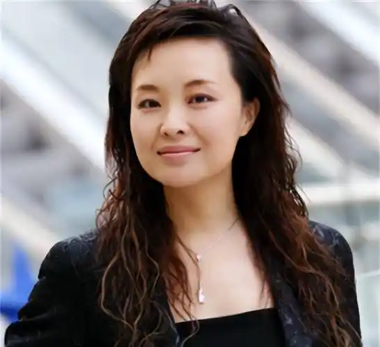 东方卫视主播叶蓉,2011年产女,复出后风韵犹存_广大观众_财富人生