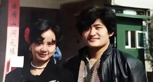 刘欢和妻子相识9天就求婚但患上不死病妻子不离不弃