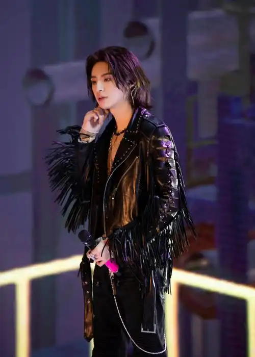 小鬼说在东方卫视跨年舞台嗨起来就对了##小鬼王琳凯加盟东方卫视