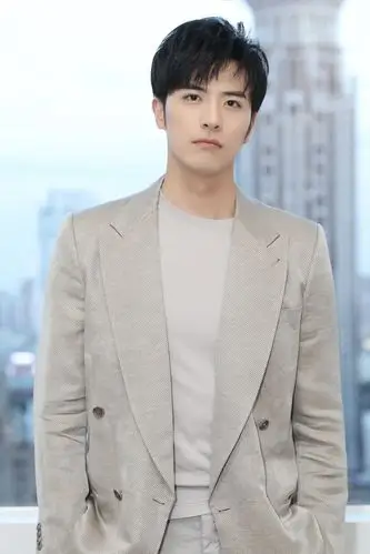 p>徐开骋,1990年8月8日出生于上海市,中国内地男演员,毕业于 a