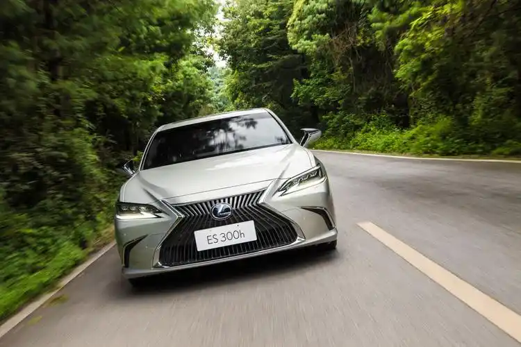 开了5年还能卖30万常年加价的雷克萨斯es到底有何魅力