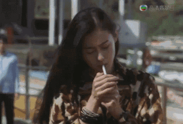 张柏芝抽烟 gif_gif_张柏芝_抽烟表情