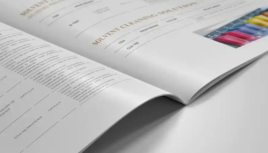 白色简约英文画册