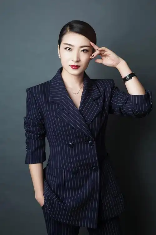 优秀的形象照本身也具有指导个人形象,或者说个人品牌的整体解决方案