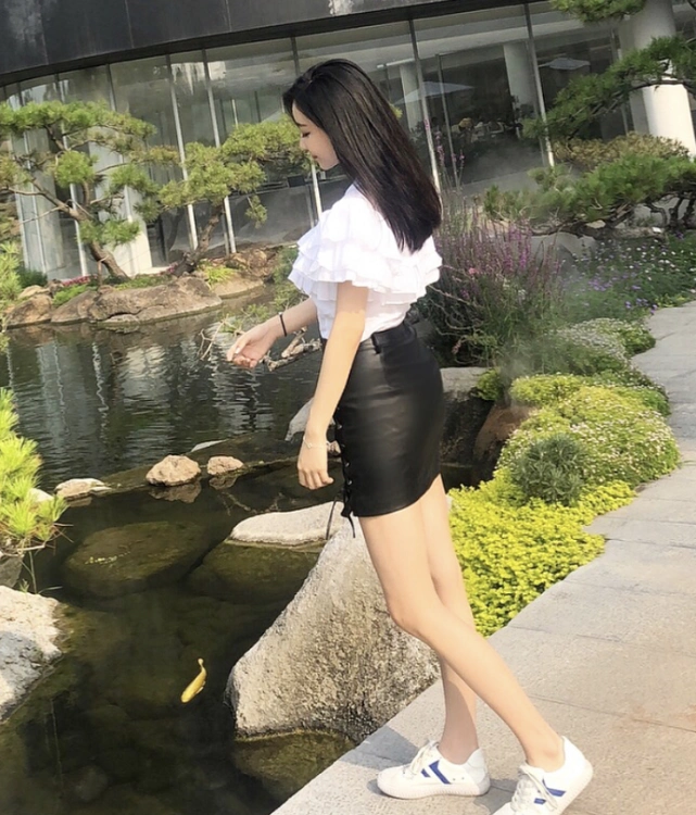 还不懂潘玮珀为何要结婚?看他娇妻穿短裙的模样,哪位男人不动心