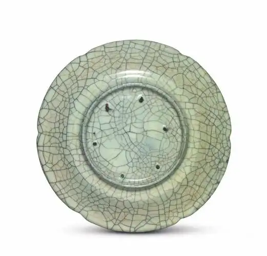 5万美元佳士得纽约2024-03-21哥窑瓷器清雅绝尘,宋人什袭而藏,今人