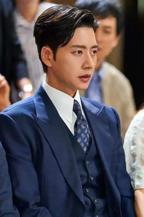 根本最帅魔术师8点了解现在开始是showtime朴海镇