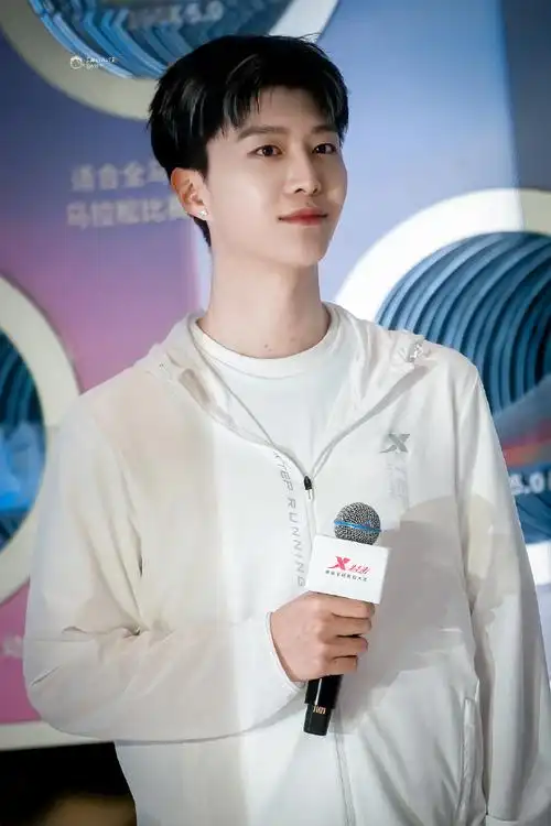 范丞丞 特步##范丞丞特步品牌代言人