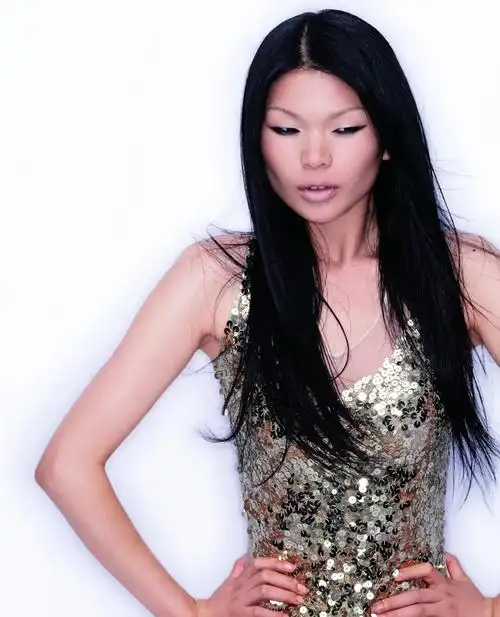 吕燕:20岁的她颠覆美,40岁的她塑造美