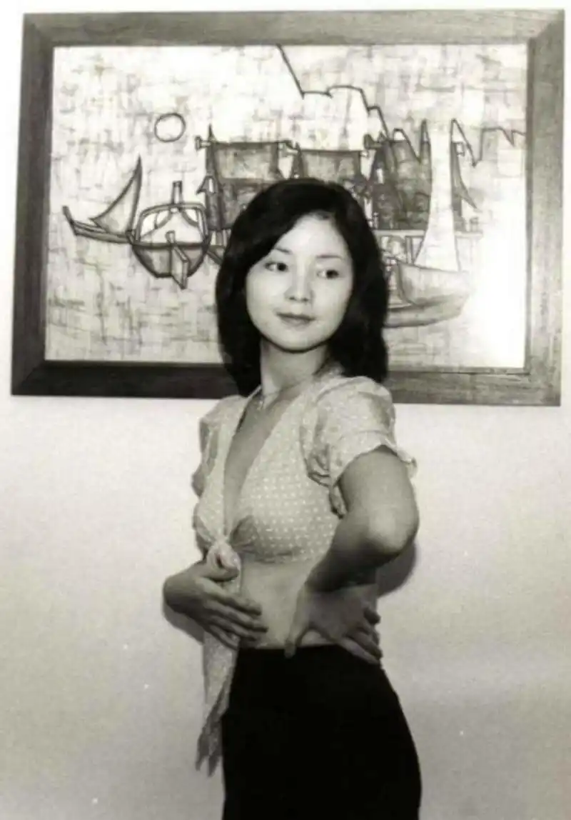 重温邓丽君20岁照片,挚爱歌声正盛,万万没想到已走完人生一半!