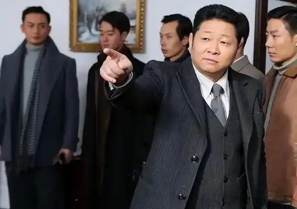 中国最牛男演员娶小15岁娇妻当红时退圈去养鸡如今身价上亿