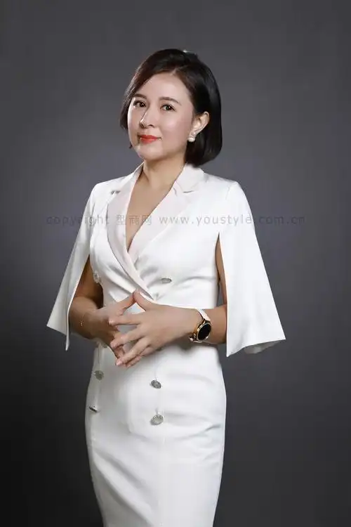 高端时尚,有气场的深圳金融女企业家形象照