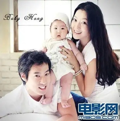 金喜善博客中晒全家福 频频活动或将再次复出