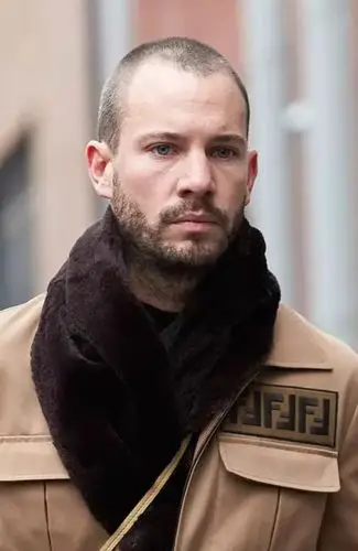 盘点 10 种"超时尚秃发造型"让你依旧自信帅气_发型