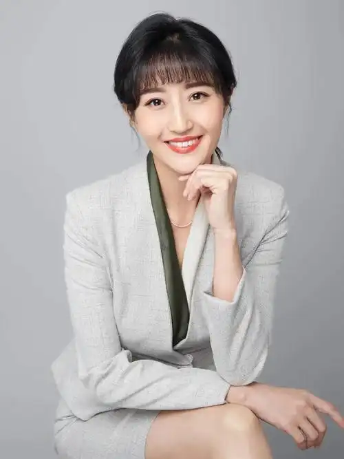 光明教育巾帼榜样玉律学校校长王婷获评广东省三八红旗手