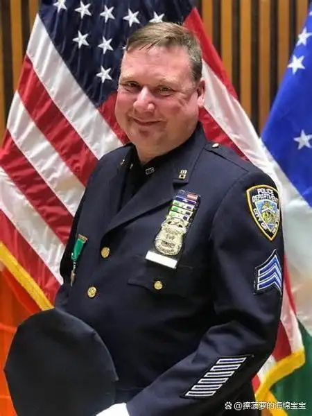 警探(detective)和警员(police officer)警探和警员都属于初级警察