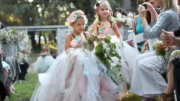 花童着装大盘点 如何打扮超萌婚礼小花童-大众点评结婚频道