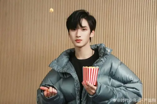 严浩翔(图源超话) - 堆糖,美图壁纸兴趣社区