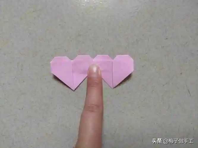 爱心怎么折用纸折爱心怎么折