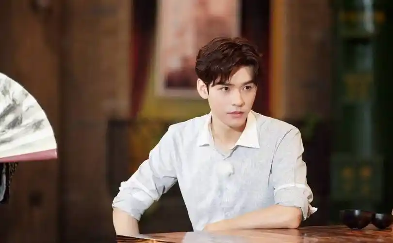 被曝月底开录,龚俊杨超越回归,黄磊黄渤只是飞行_节目_张艺兴_嘉宾