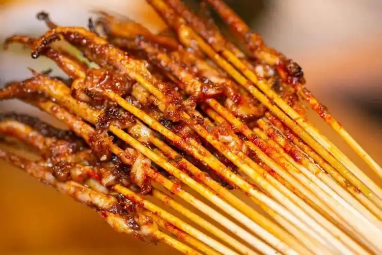 十元一把的鱿鱼须,小强把它作为小零食,一吃一大把.