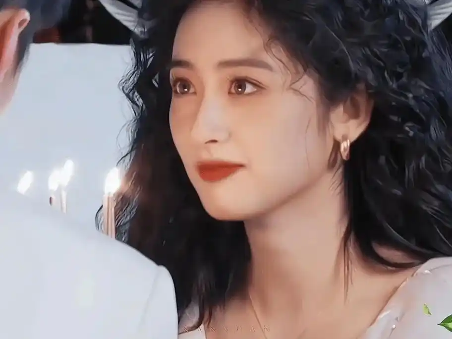 沈月何与 #婚纱照 #氛围感 - 抖音