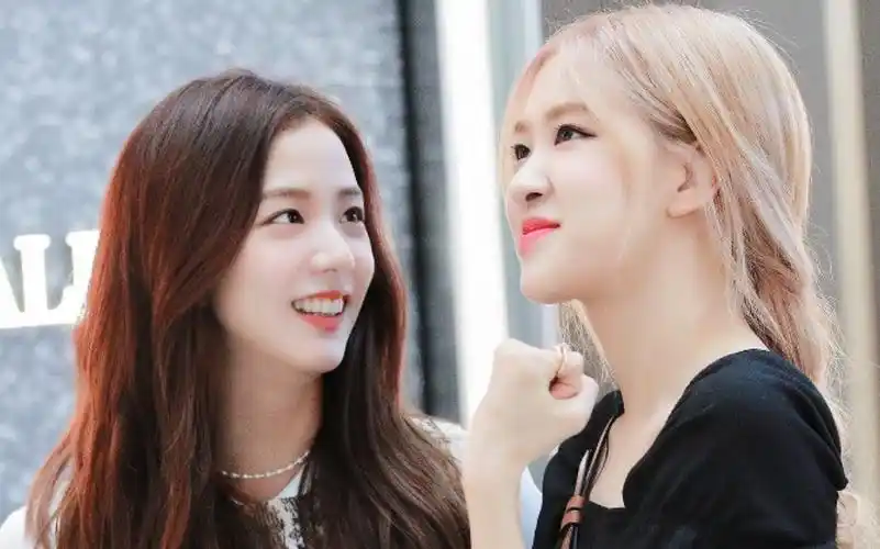 羞耻广告kiss me合集!金智秀朴彩英rose