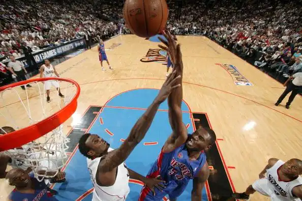 图文-[nba]活塞93-8476人 达勒姆波特盖帽犯规_篮球-nba_nike新浪竞技