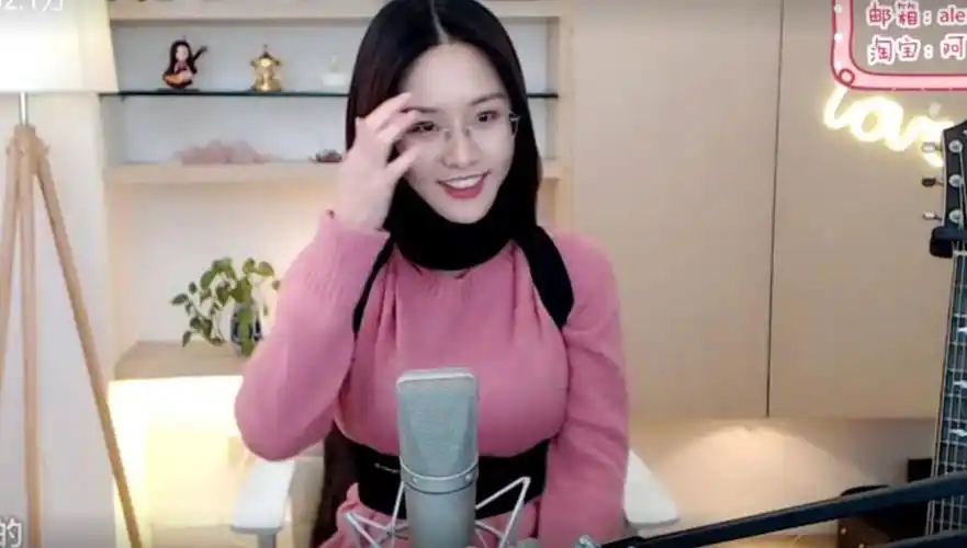 阿冷斗鱼盛典(斗鱼阿冷嘉年华照片)