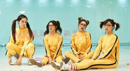 韩国组合tara小苹果服装筷子兄弟新款韩国小苹果广场舞李小龙服装